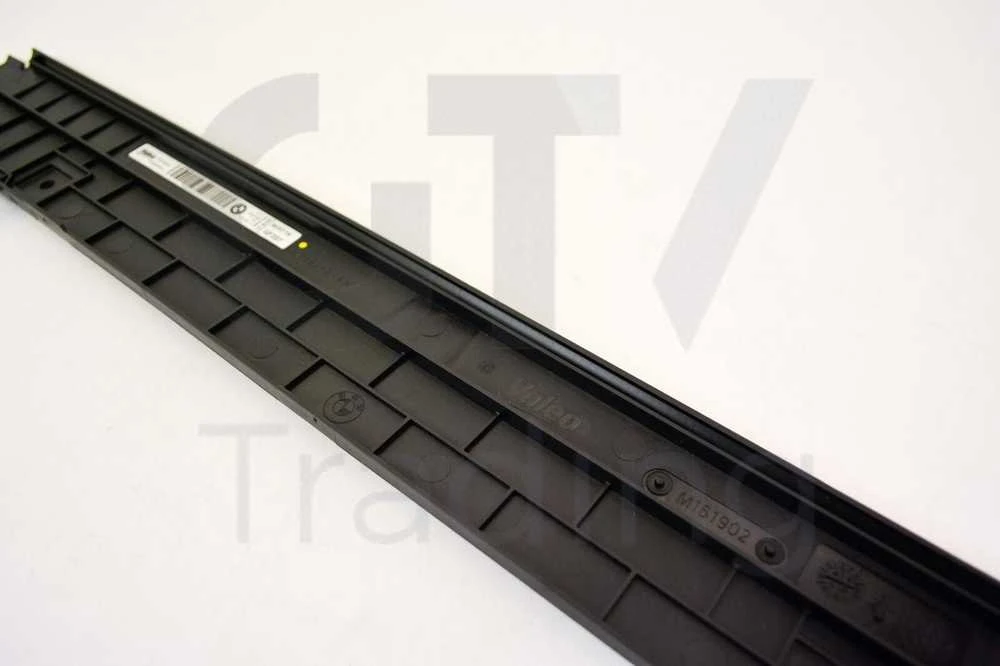 BMW M3 M4 GTS F80 F82 F83 F87 MOS modulis laikiklis viršus originalus 17117848788