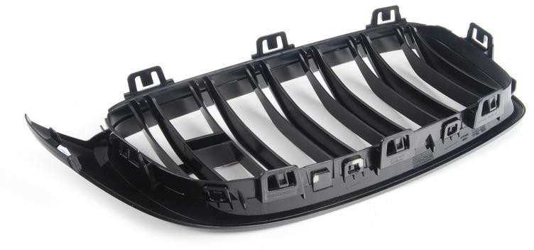 BMW M4 M Performance juodos inksto grotelės M4 51712352811 originalios