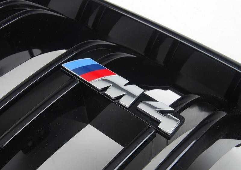 BMW M4 M Performance juodos inksto grotelės M4 51712352811 originalios