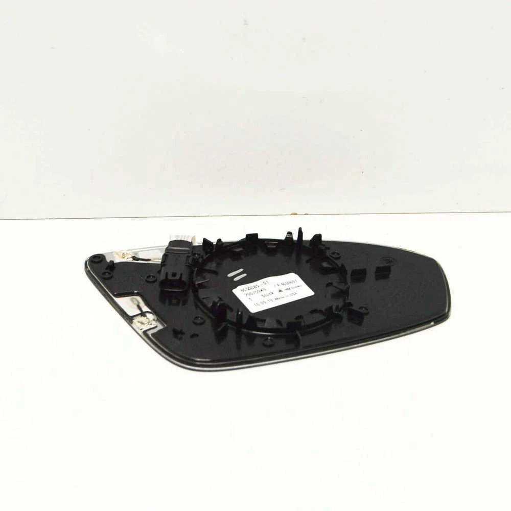 BMW M5 F10 priekinių kairės pusės durelių veidrodėlio stiklas LHD originalus 51168050085