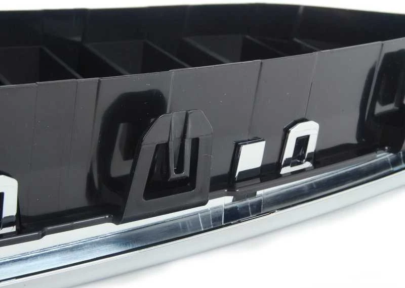 BMW M5 F10 Sedanas Priekinis Radiatorius Inksto M Grotelės Kairė 51138057223 ORIGINALI