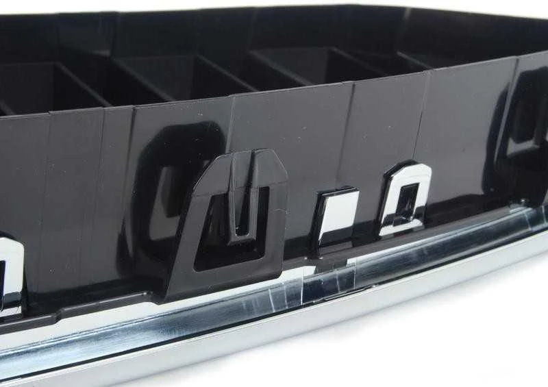BMW M5 F10 Sedanas Priekinis Radiatorius Inksto M Grotelės Kairė 51138057223 ORIGINALI