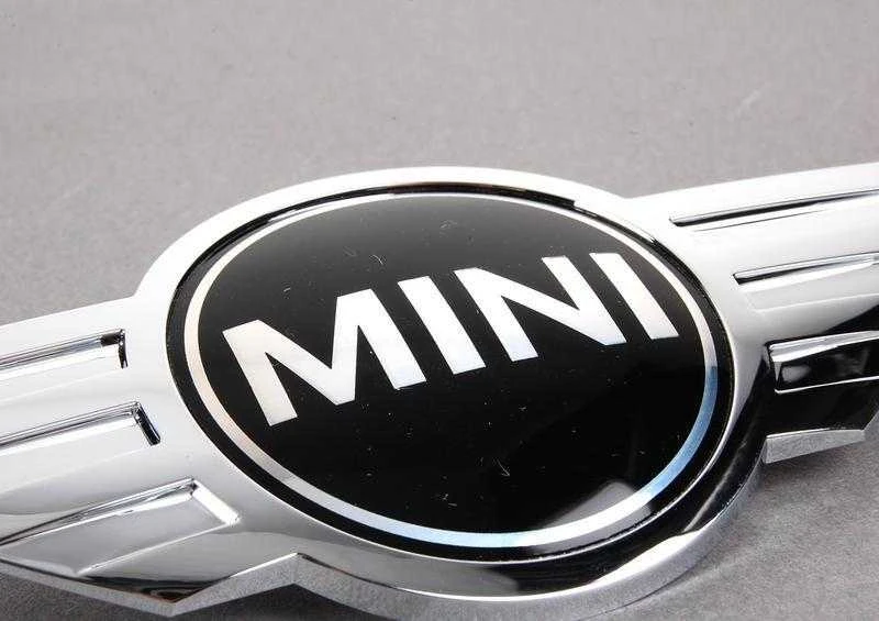 BMW MINI COOPER VARIKLIO DANGČIO EMBLEMA CHROMUOTAS ŽENKLIUKAS 51147026184