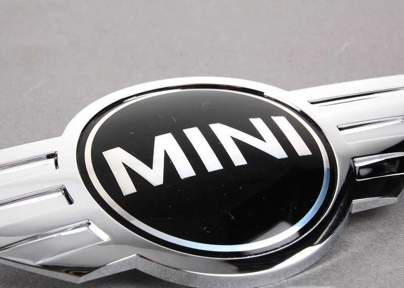 BMW MINI COOPER VARIKLIO DANGČIO EMBLEMA CHROMUOTAS ŽENKLIUKAS 51147026184