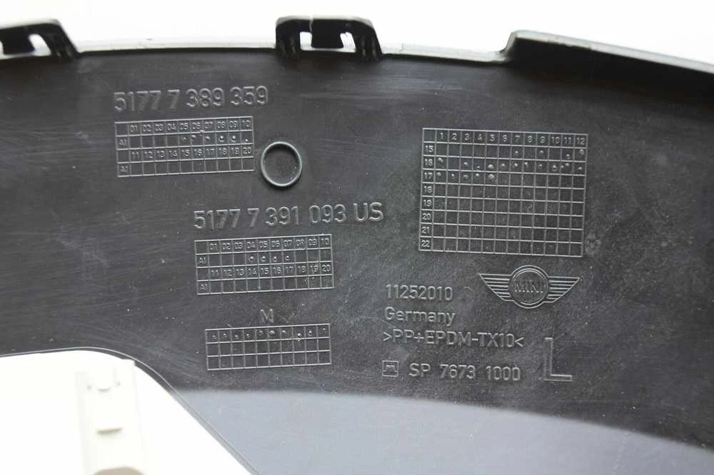BMW MINI COUNTRYMAN F60 galinių durų rato arkos prailginimas kairėje 51777389363 originalus