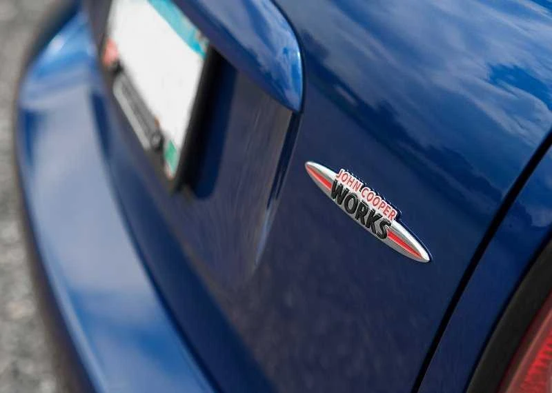 BMW MINI JCW R ženkliukas ant galinių durelių 51147476376 Originalus