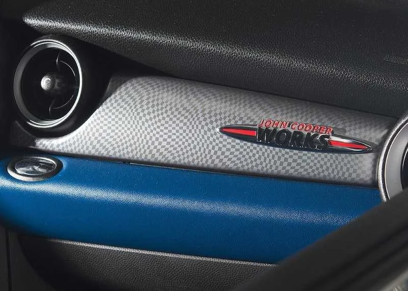BMW MINI JCW R ženkliukas ant galinių durelių 51147476376 Originalus