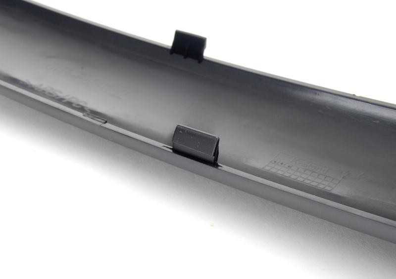 BMW MINI R50 priekinis bamperis juoda juosta dešinėje pusėje originalus 51117112152