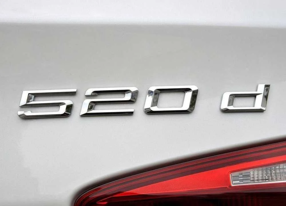 BMW NAUJA ORIGINALI F10 F11 5 SERIJOS 520d BAGAŽINĖS ŽENKLAS EMBLEMA LOGOTIPAS 7219542