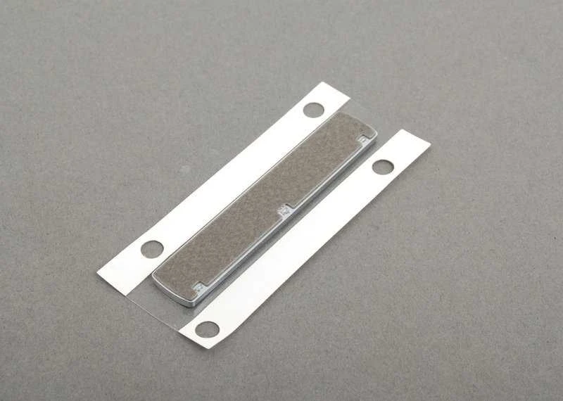 BMW NAUJA ORIGINALI F20 F30 F31 F22 F23 F34 F33 F32 F36 SPORTINĖ ŽENKLAS KAPOTAS EMBLEMA