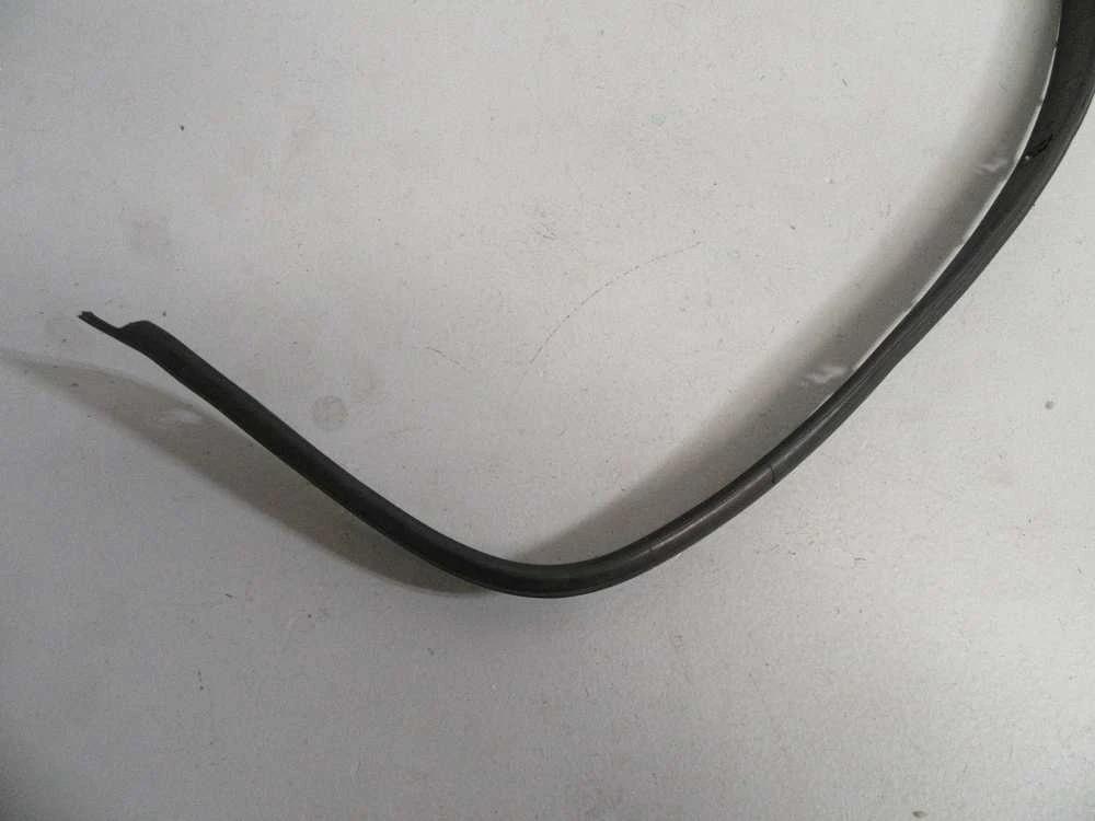 BMW originalus bagažinės dangčio sandariklis, galinis kairysis 51767233747