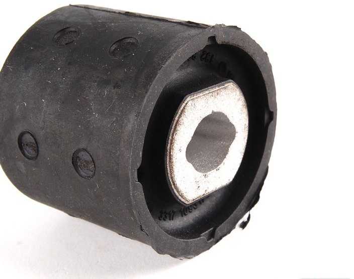 BMW originalus galinio ašies laikiklio guminis montavimo įdėklas E46/E83/E85/E86 33176770788