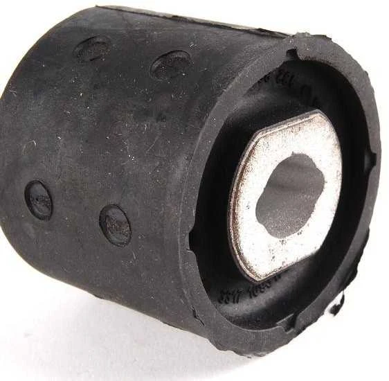 BMW originalus galinio ašies laikiklio guminis montavimo įdėklas E46/E83/E85/E86 33176770788
