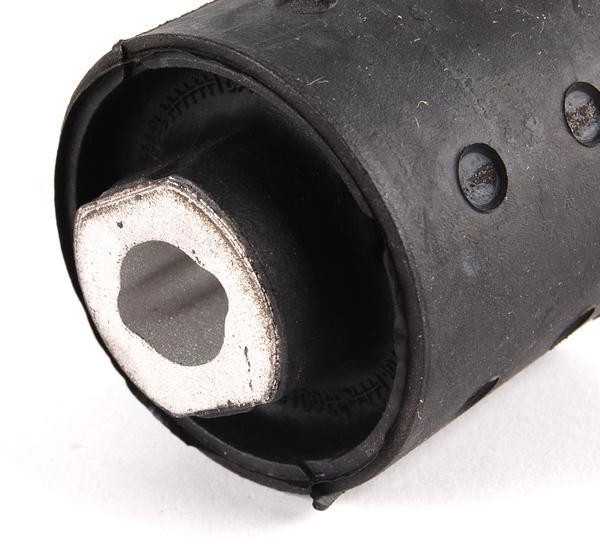 BMW originalus galinio ašies laikiklio guminis montavimo įdėklas E46/E83/E85/E86 33176770788