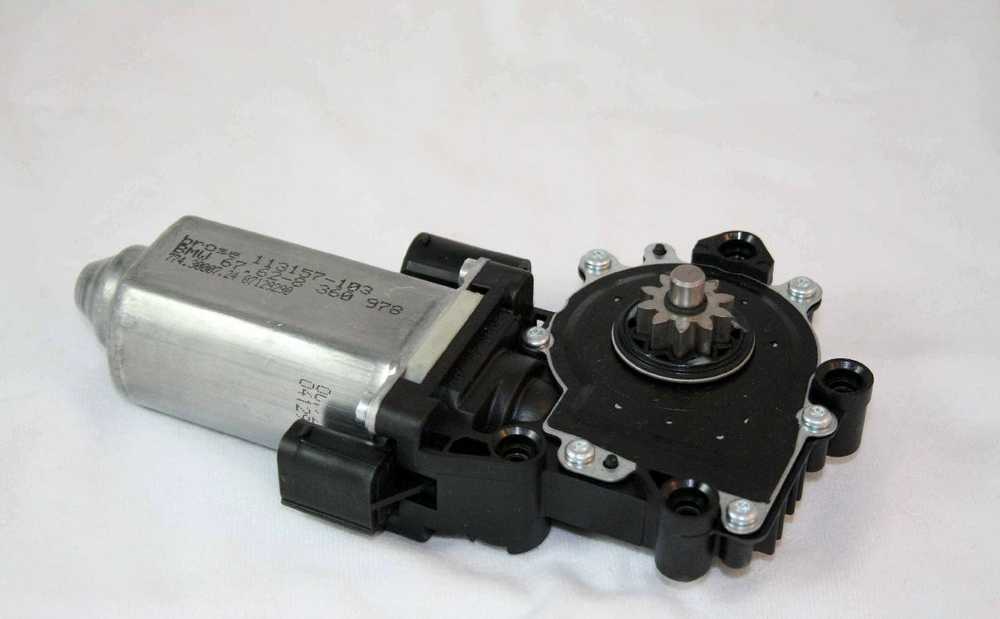 BMW originalus priekinis elektrinis lango pakėlimo variklis E36 67628360978