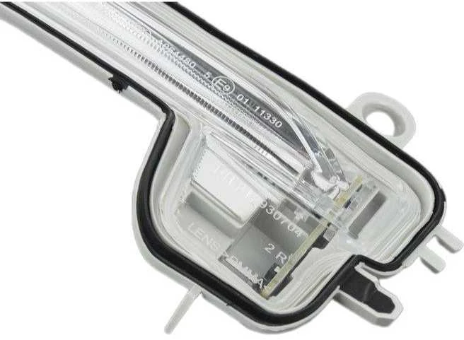 BMW Papildomas Posvyrio Žibintas Desinėje Pusėje F45 F46 F48 Originalus 63137377964