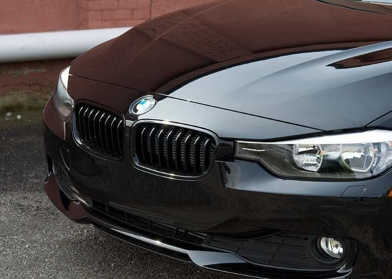 BMW F30 F31 Priekinis Juodas Blizgus Ornam Grille Originalus 51712240778
