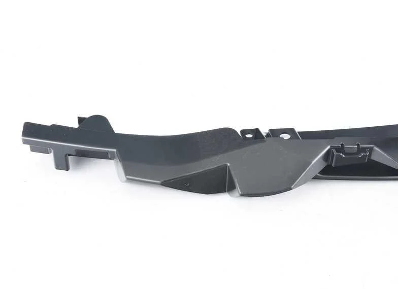 Bmw Priekinio Buferio Apatinės Centrinės Grotelės F30 F31 51117386153