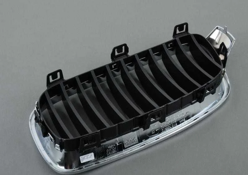 BMW Priekinis Dešinysis Grilis 3 F30 F31 51137255412 Originalus