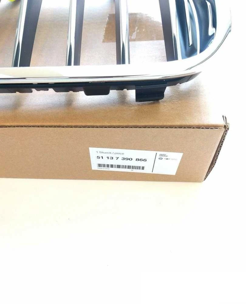 BMW Priekinis Dešinysis Grillis 5 G30 G31 Originalus 51137390866