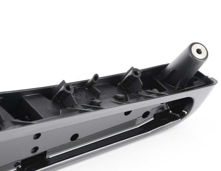 Bmw Priekinis Desinysis Porankis Metaliniai Dazai E46 51418259926