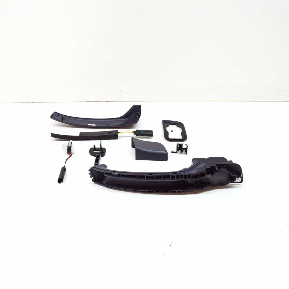 BMW priekinių dešiniųjų durų išorinė rankena 51217408382 Originali