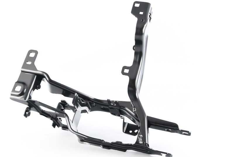 BMW priekinių žibintų montavimo tarpinė dešinėje originali 51647421710
