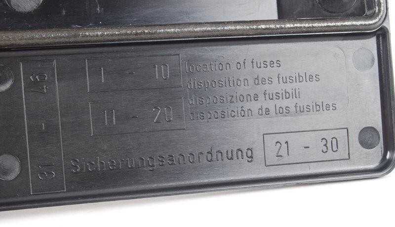 BMW saugiklių dėžutės dangtelis Originalus 61131387613