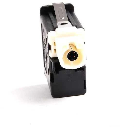 BMW USB/AUX-IN lizdas 1' E81 E87 E90 3' 5' F10 F11 Originalus 84109237653