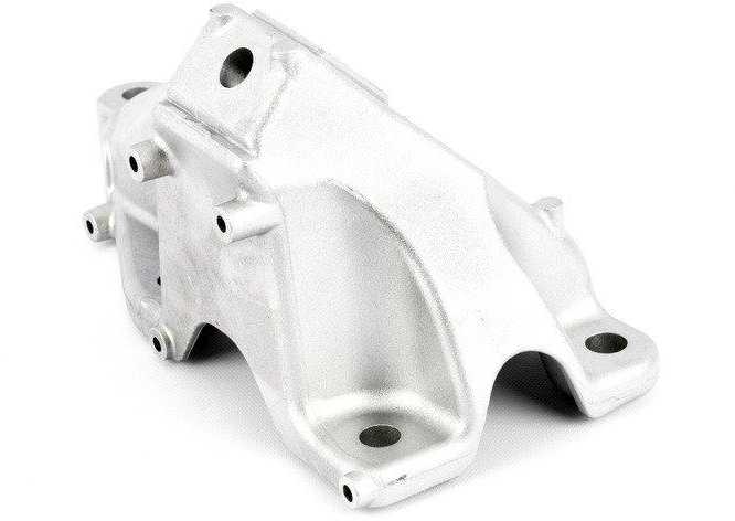 Bmw Variklio Atraminis Laikiklis Desinysis Originalus 22116781258