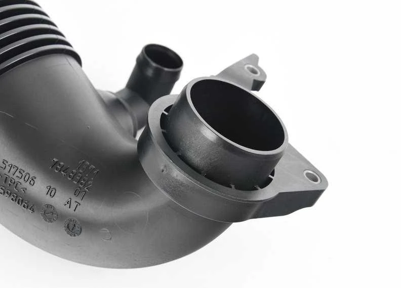 BMW variklio oro įsiurbimo žarnelė kairėje 13717848382 originali