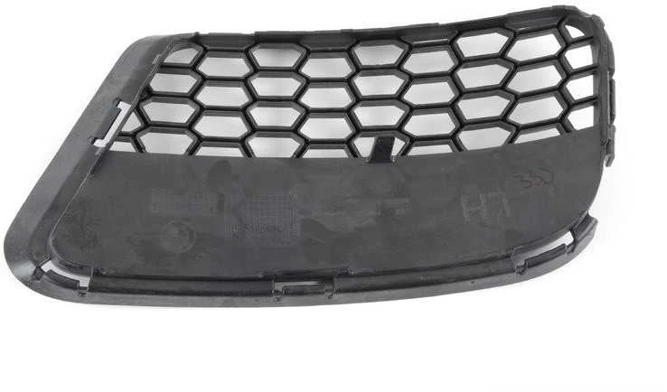 BMW X1 E84 Priekinis Grotelis Dalinai Atviras Originalus 51117845542