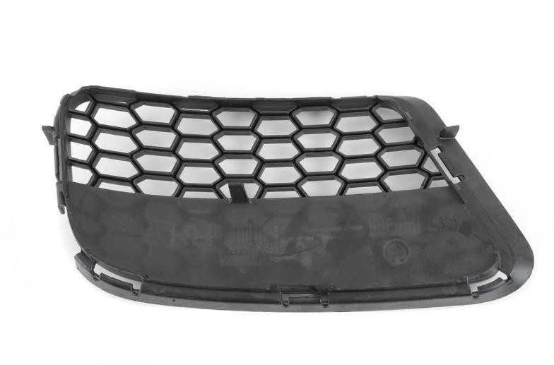 BMW X1 E84 Priekinis Grotelis Dalinai Atviras Originalus 51117845542