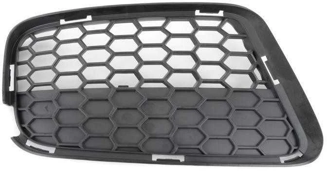 BMW X1 E84 Priekinis Grotelis Dalinai Atviras Originalus 51117845542