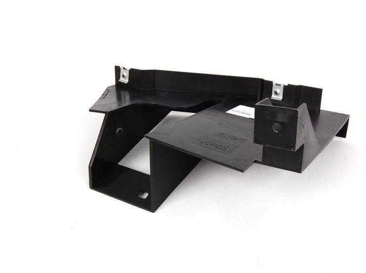 Bmw X3 E83 Kairio Variklio Skyriaus Apsaugos Laikiklis Originalus 51713404139