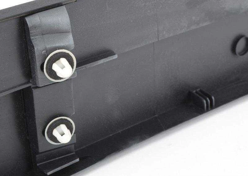 Bmw X3 E83 Liftgate Žemutinės Plokštės Trimas Originalus 51133400393