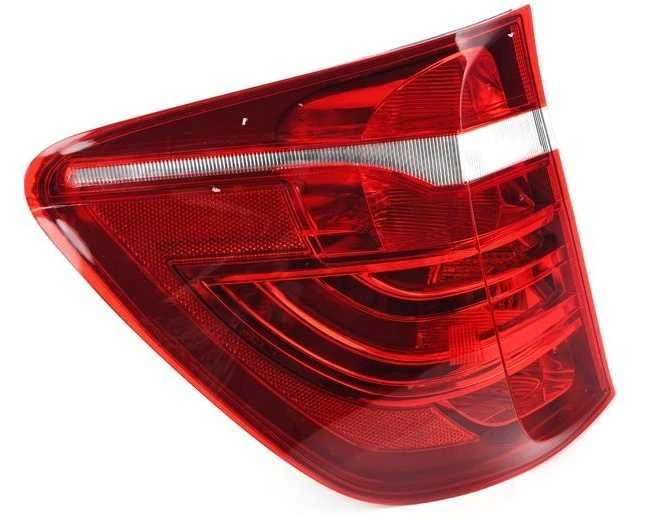 Bmw X3 F25 Galinis Žibintas Šoniniame Skydelyje Kairėje Originalus 63217220239