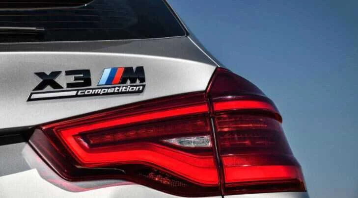 BMW X3 M F97 Konkurencija Galinė bagažinės emblema su užrašu 51148077609 Originali