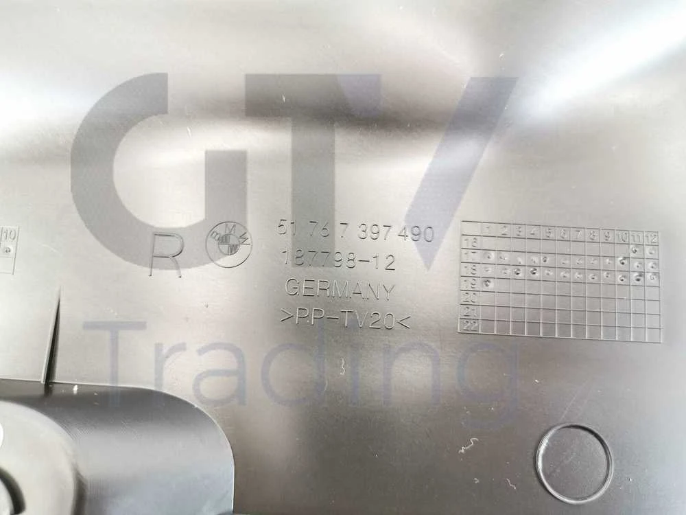 BMW X3 X4 G01 G02 Viršutinis dešinysis variklio skyriaus dangtelis originalus 51767397490
