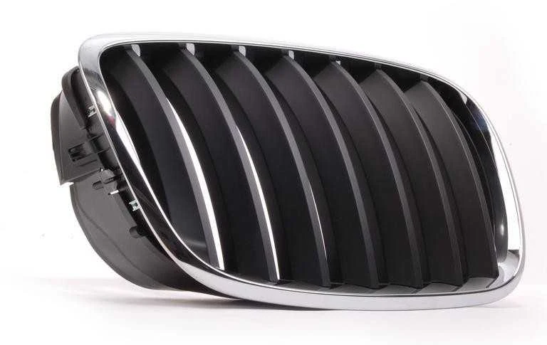 BMW X5 E70 2006-2010 M Sport Priekinė inksto grotelė dešinėje pusėje originali 51137157688