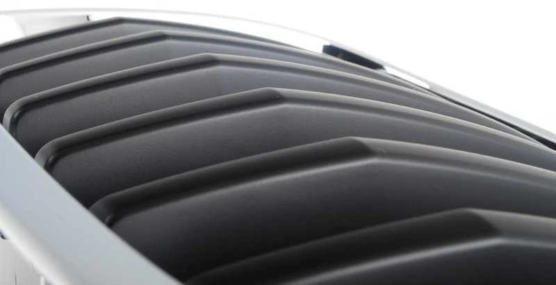 BMW X5 E70 M X6 E71 Priekinis Radiatoriaus Inksto Grotelės Kairė ORIGINALI 51137305589