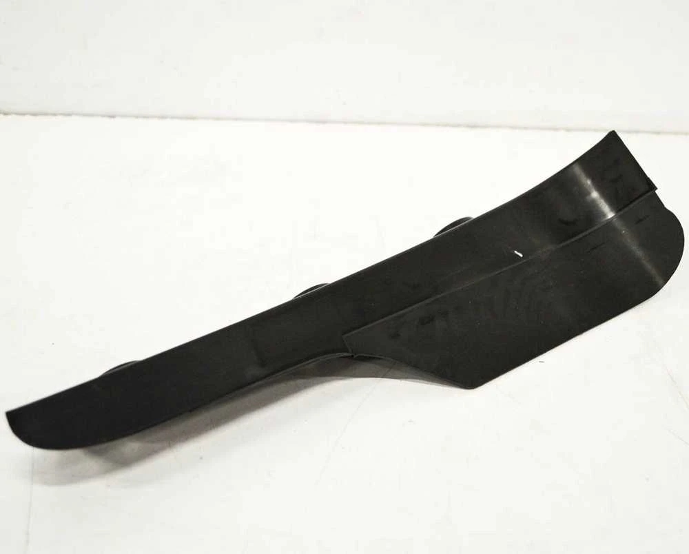 BMW X5 E70 priekinio rato arkos pamušalas, prispaudžiantis dešinę lūpą Originalus 51777161744