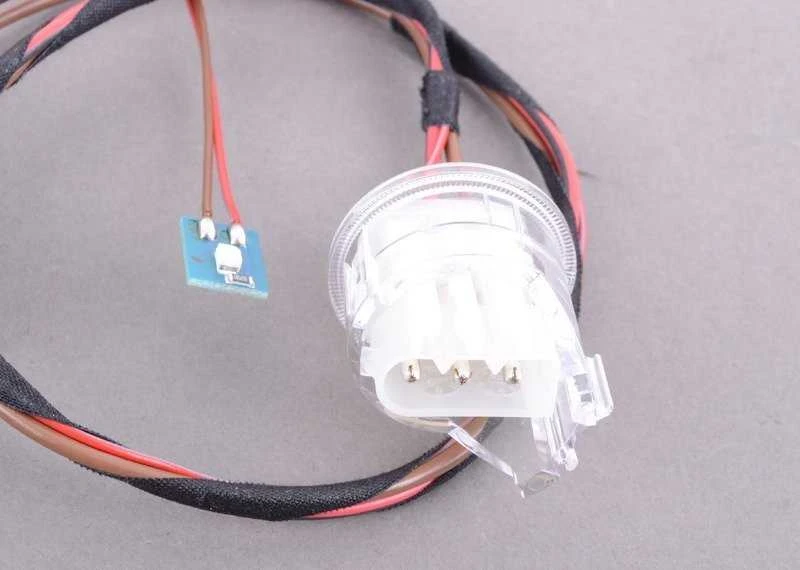 BMW Žvakės Lizdas Su LED F10 F11 F06 F12 F13 X5 E70 E71 F15 F85 Originalus 61349136468