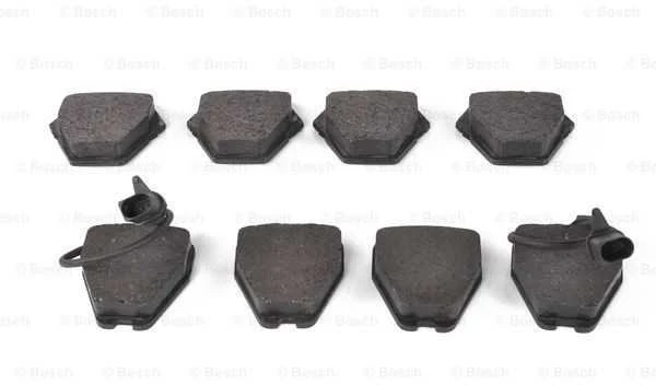 BOSCH stabdžių trinkelių rinkinys, diskinis stabdys 0986424690 4B0698151S