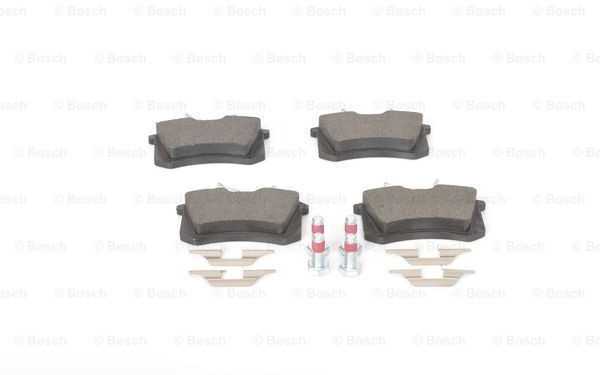 Bosch Stabdžių trinkelių rinkinys diskinis stabdys AUDI TT Coupe 1.8 T 1.8 T quattro 2.0 TDI 2.0 TFSI SEAT Ibiza III Hatchback 1.8 T Cupra R 1.9 TDI Cupra R SEAT Ibiza IV Hatchback 2.0 SEAT Ibiza IV Sportcoupe 2.0