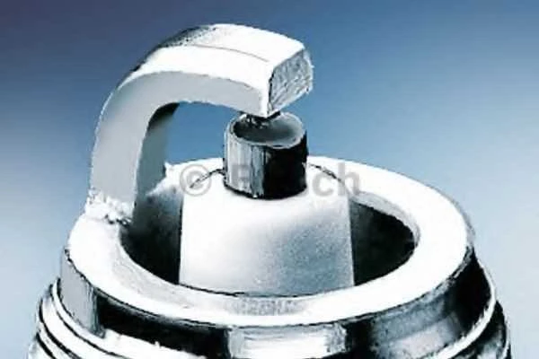 BOSCH uždegimo žvakė 0242040502 46521530