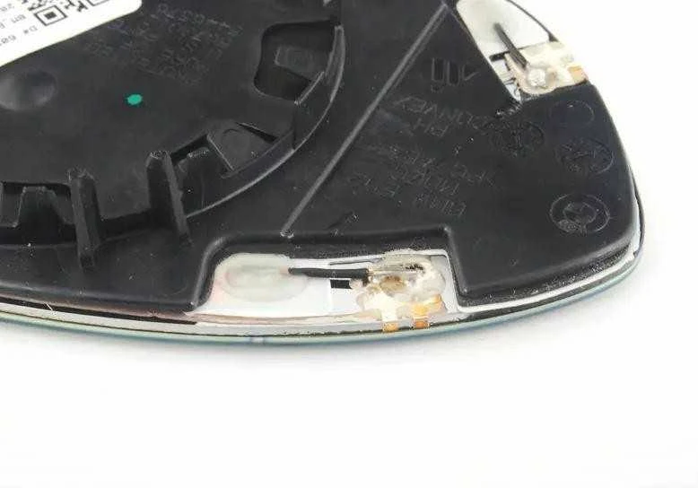 Dešinysis Veidrodžio Stiklas BMW E88 E82 E90 E92 E93 51168041954