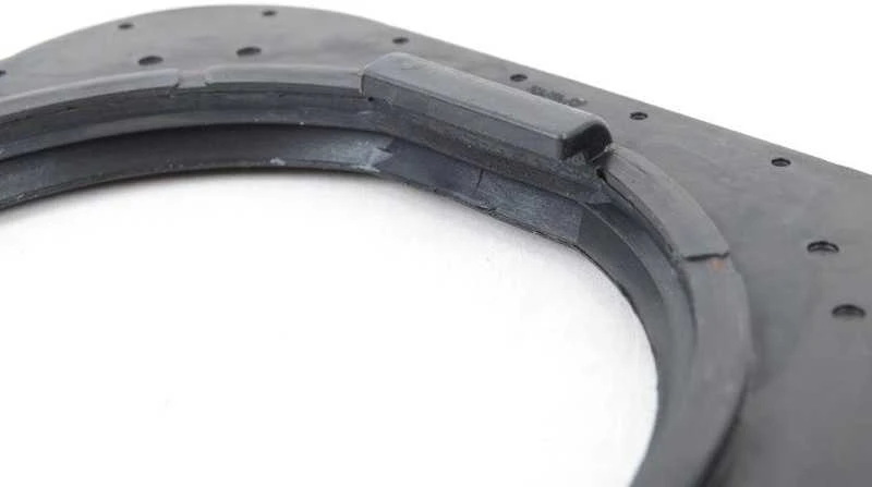 Genuine alyvos užpildymo dangtelio tarpiklis BMW E88 E82 E90 E91 E92 E60 11127553999
