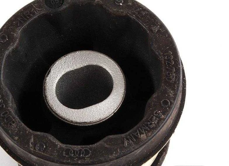 Guminis Metalinis Elementas VAG Audi A4 A6 Passat Originalus 8D0399419E