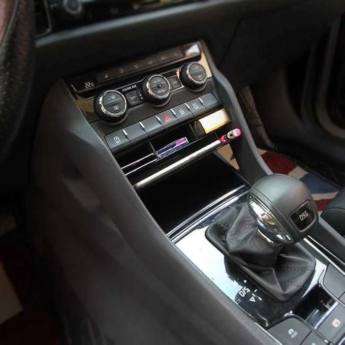 HIGH FLYING konsolės dėtuvė, skirta "Kodiaq GT 2017-2022", 1 vnt., plastikinė B09P8M3T9M